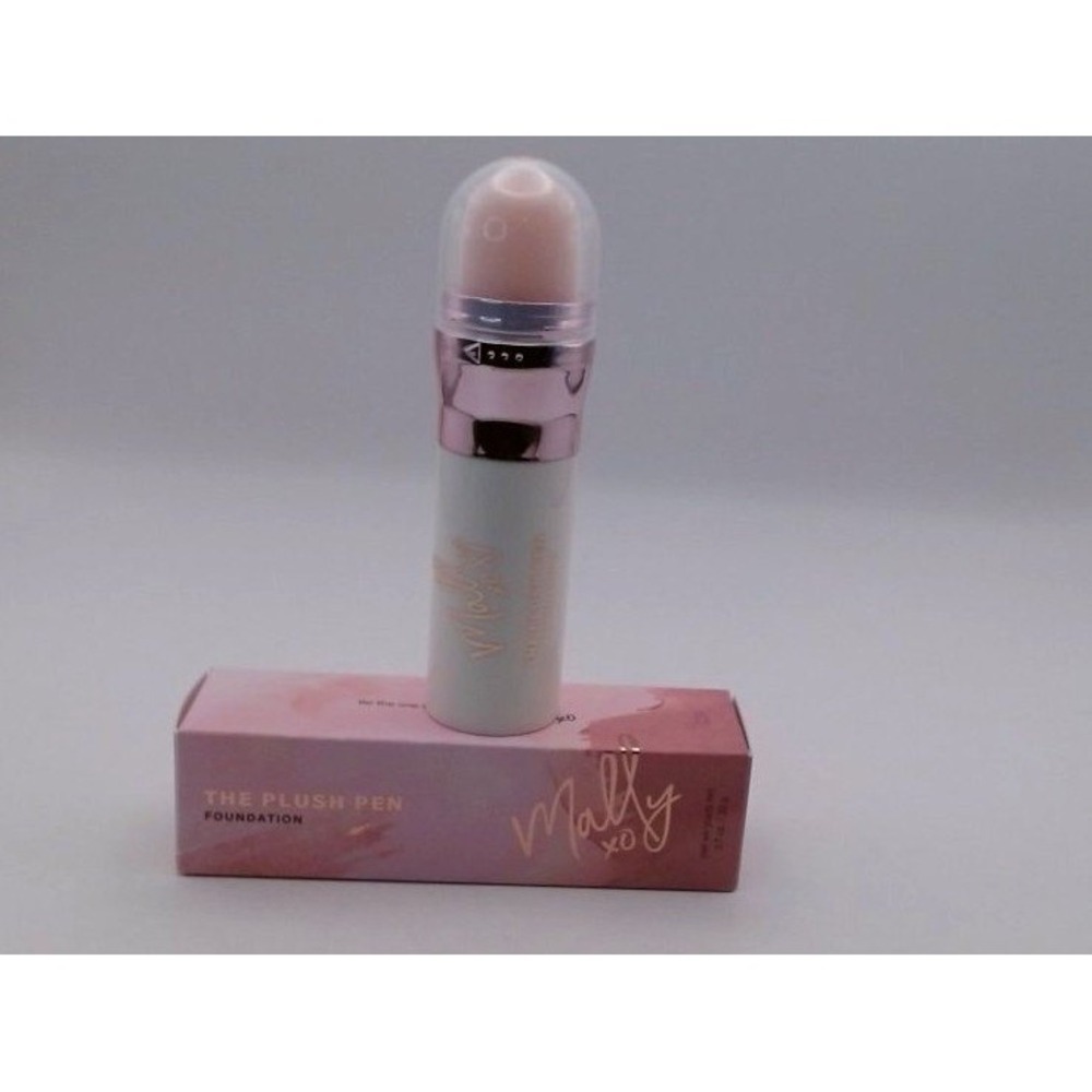 Mally - The Blush Pen Foundation, Light, BRAND NEW IN BOX